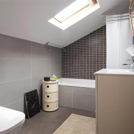 Flh - Charming Graca Duplex Apartment Lissabon